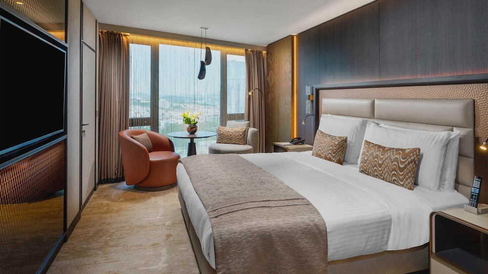 Premium Room, 2 Twin Beds, Smoking, City View (Club Lounge Access)