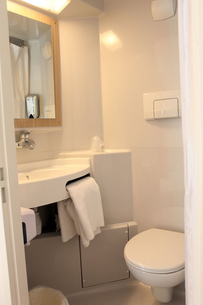 Room, Multiple Beds (Essentiel Plus) - Photo 6