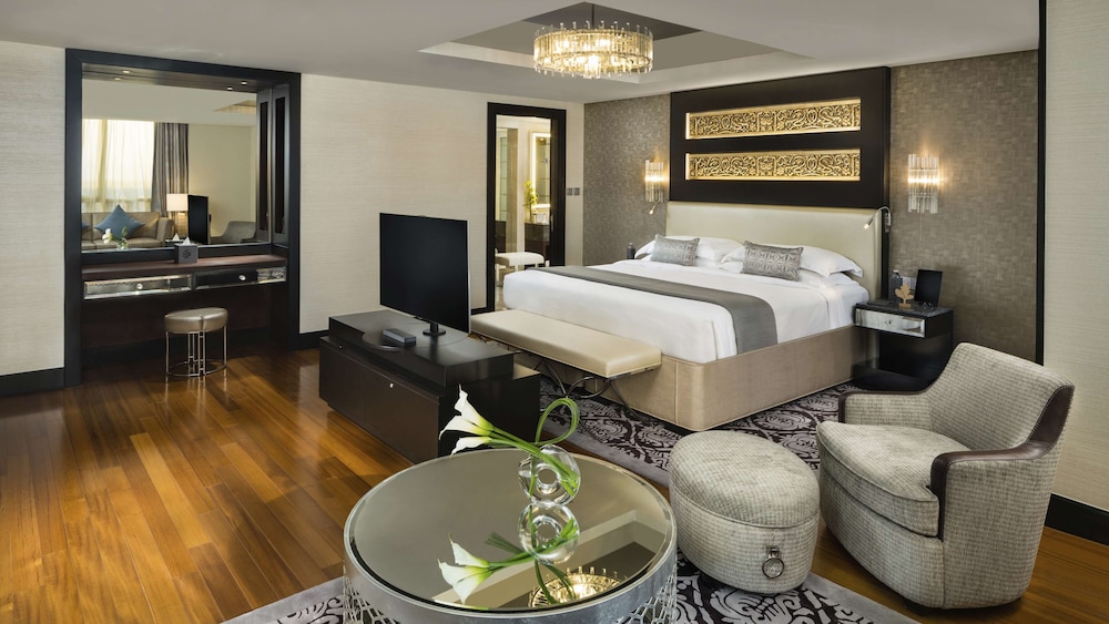 Diplomatic Suite - Access to Snow Park in Ski Dubai for 2, Private Butler, Lounge Access