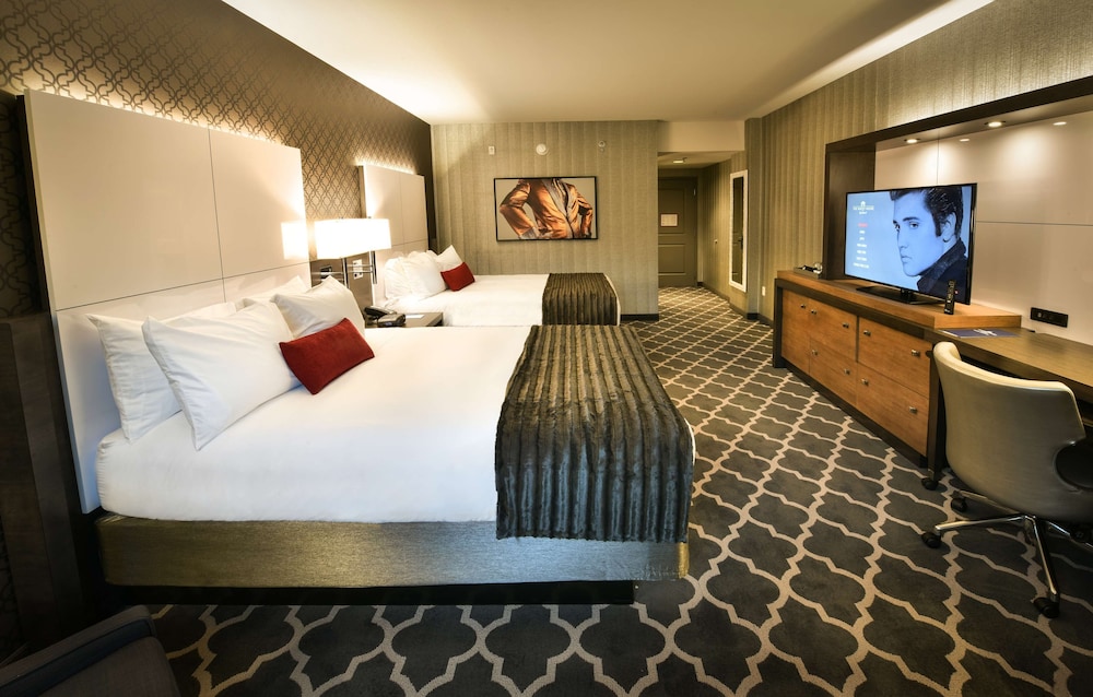 Deluxe Double Queen Room photo 1