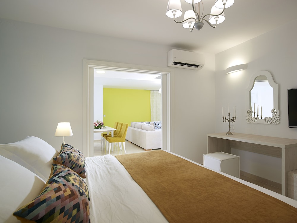 Grand Suite, 2 Bedrooms, Garden View (Family)