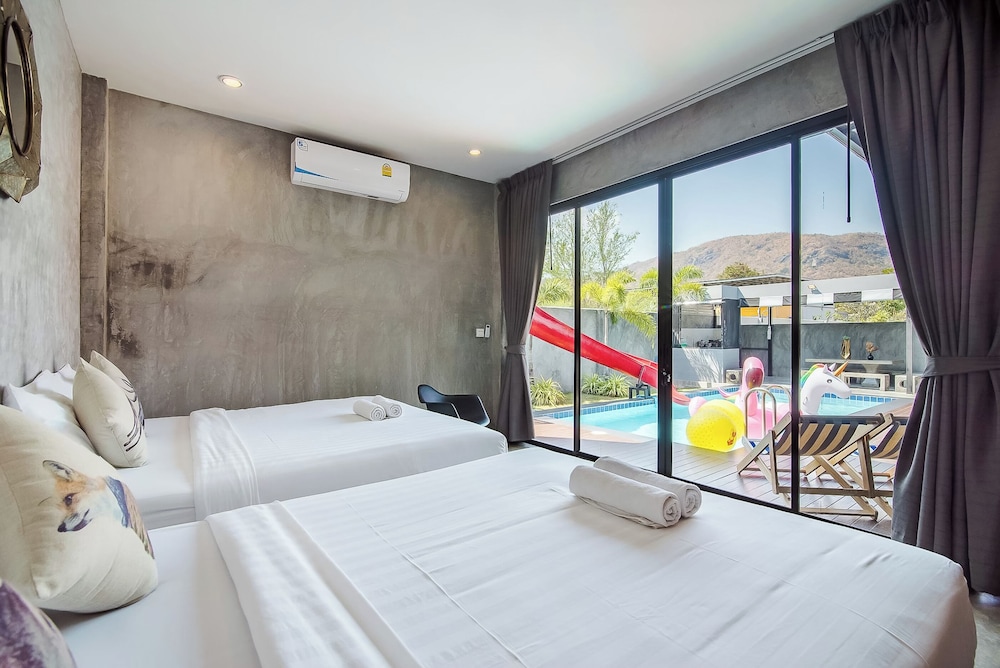 Four-Bedroom Villa - Photo 5