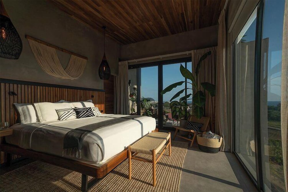 Luxury Room, 1 King Bed