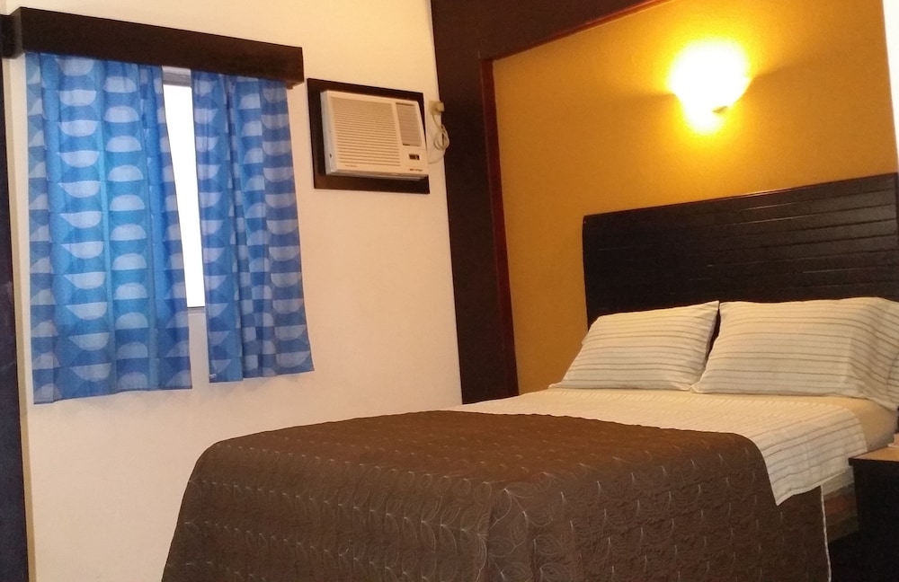 Basic Single Room, 1 Double Bed photo 2