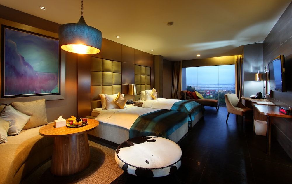 Executive Room Only photo 3