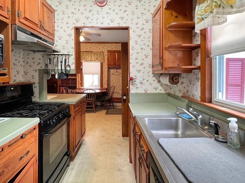 House, 4 Bedrooms photo 3