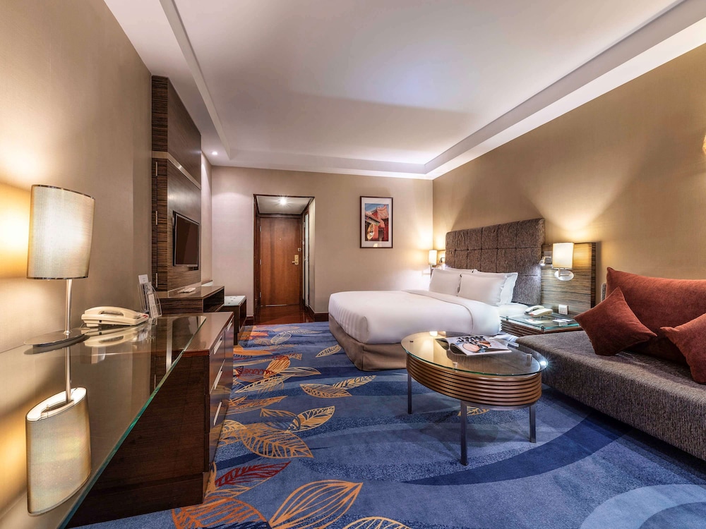 Premier Room, 1 King Bed (Executive) - Photo 2
