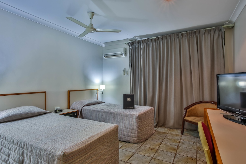 Standard Twin Room - Photo 3