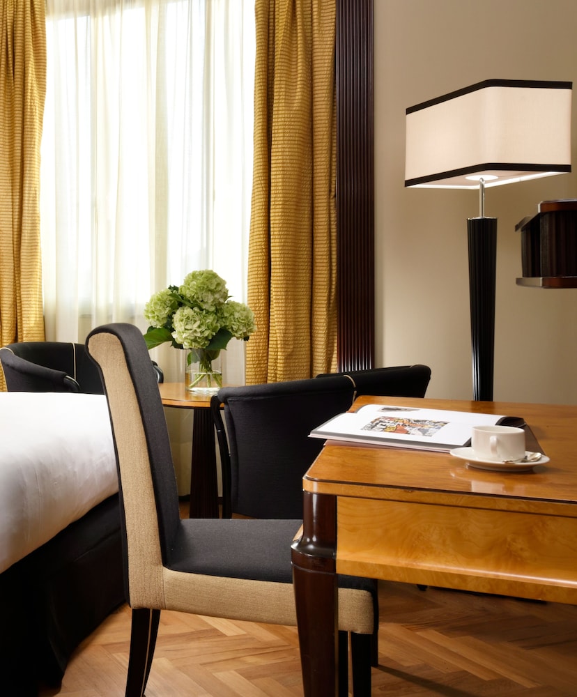 Deluxe Double Or Twin Room - Photo 2