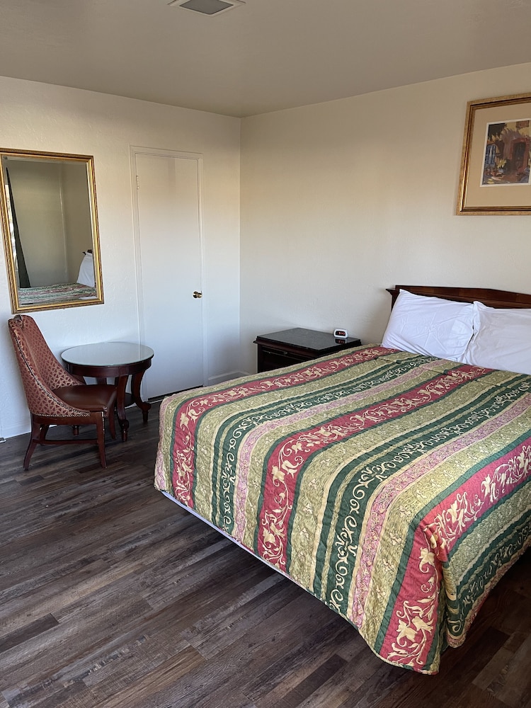 Standard Room photo 2