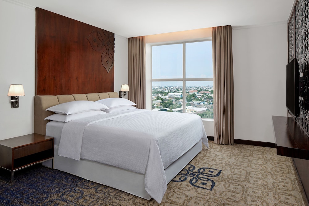 Executive Suite, 1 Bedroom, City View photo 2