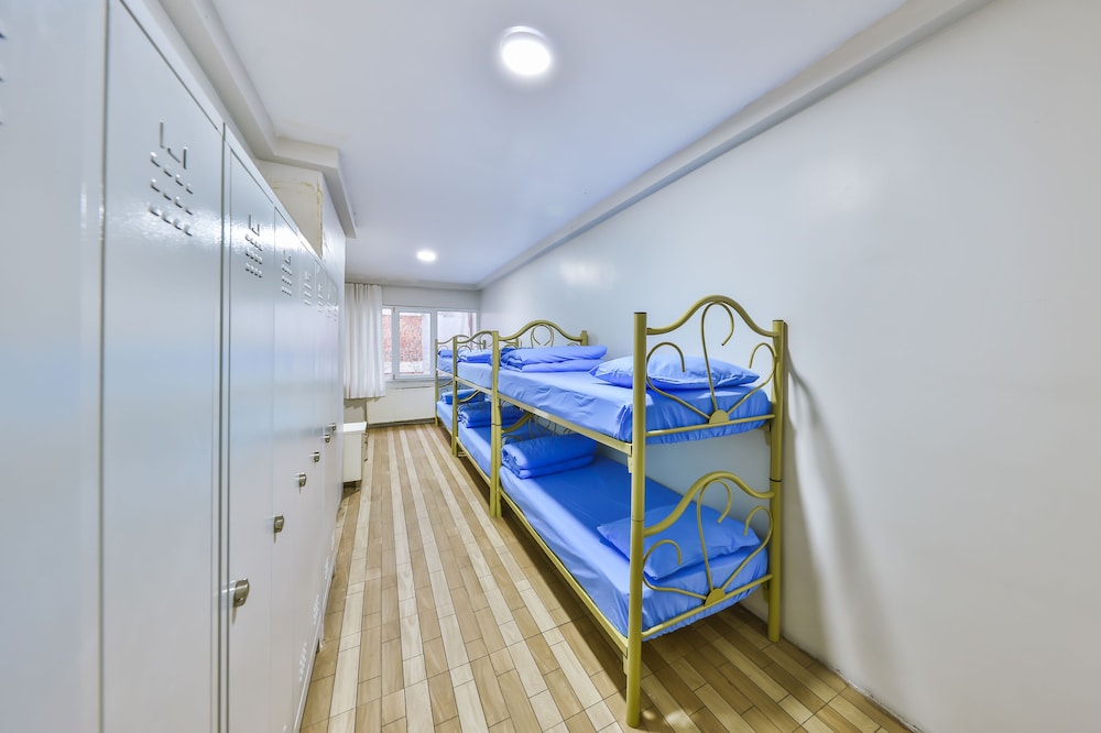 Basic Shared Dormitory, Men only photo 3
