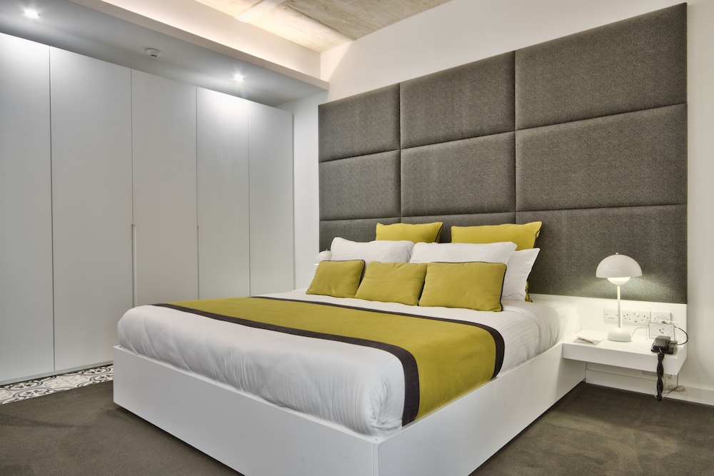 Superior Double Room, 1 Queen Bed, City View photo 3
