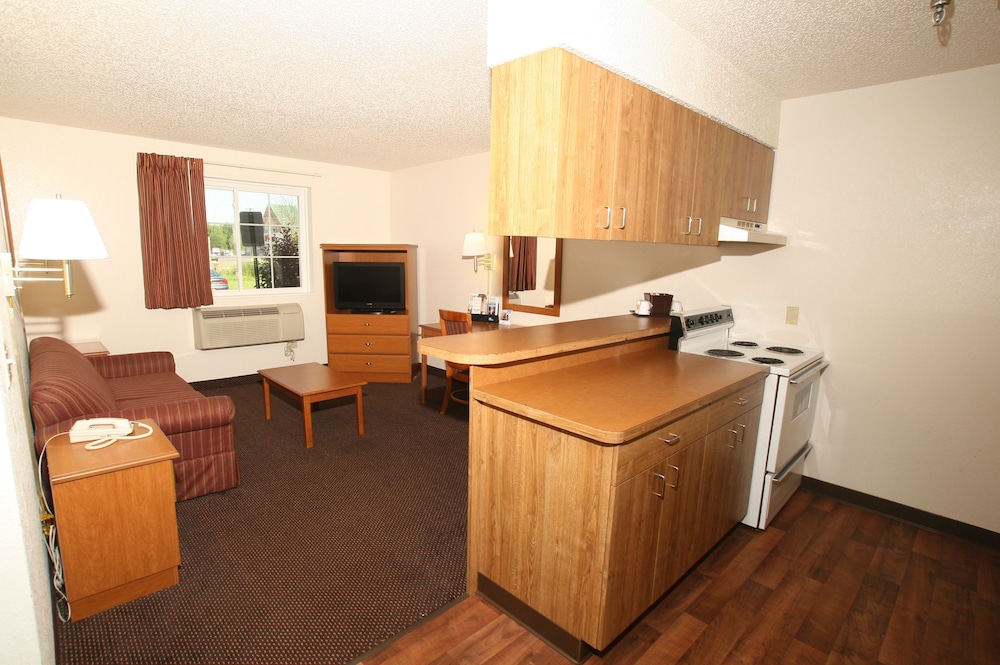 Suite, 1 King Bed, Non Smoking, Kitchen photo 2