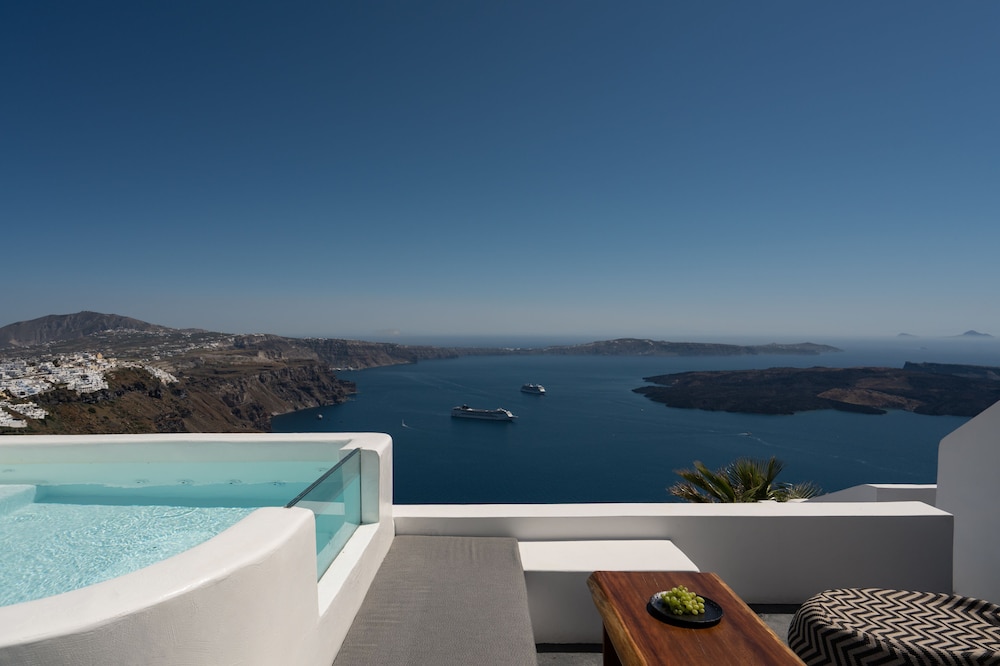 Rocca Deluxe with Caldera View and Outdoor Hot Tub - Photo 11