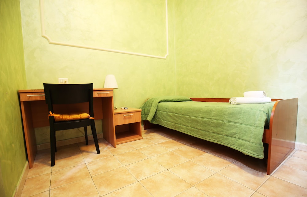 Economy Single Room, Shared Bathroom