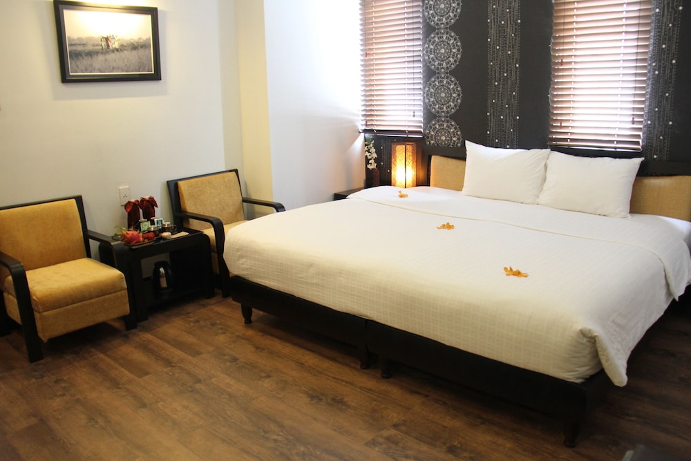 Deluxe Room - Photo 5