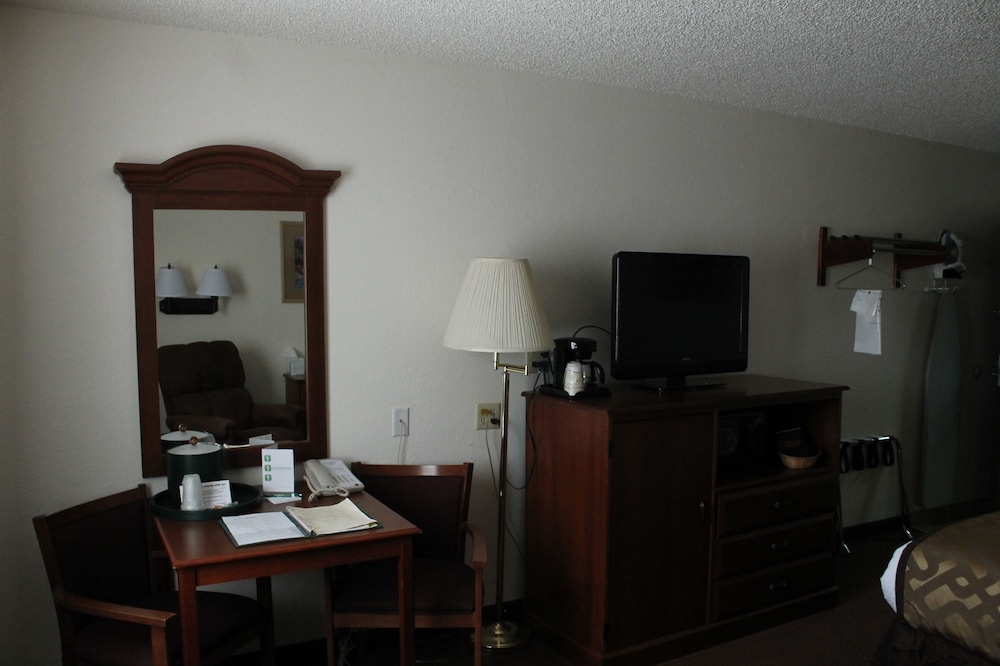 Standard Room, 1 Queen Bed, Non Smoking photo 3