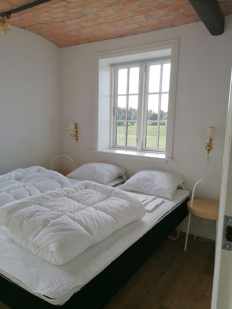 Basic Apartment, Multiple Beds, Non Smoking photo 3