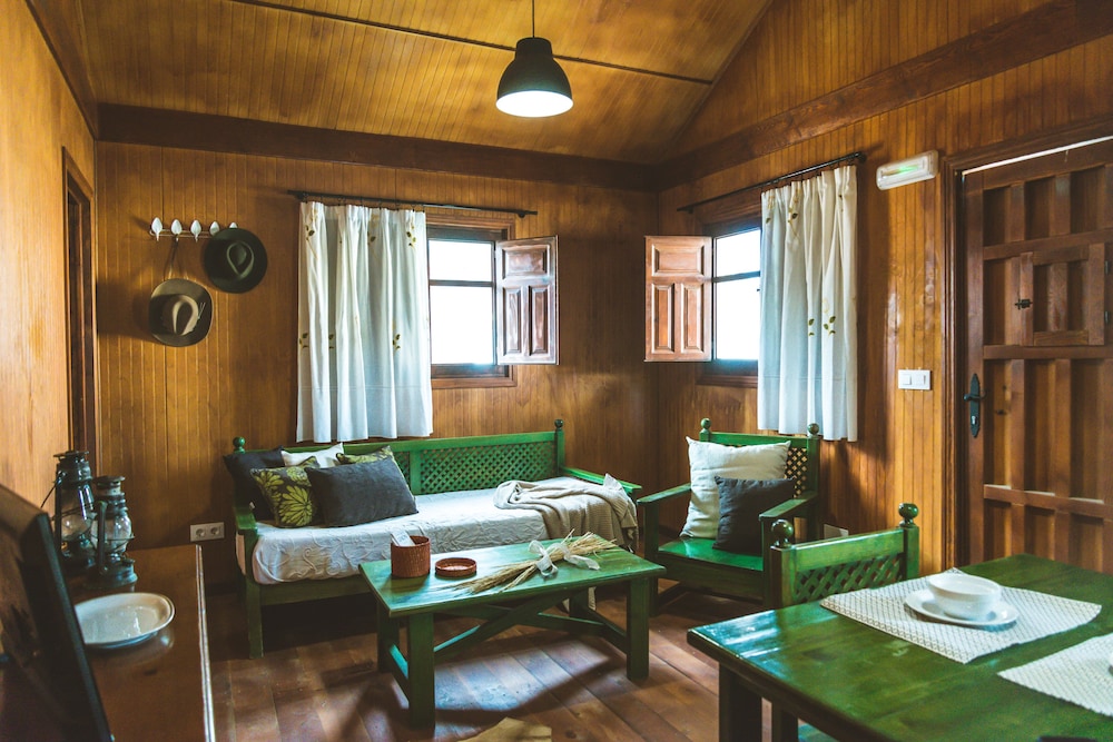 Deluxe Bungalow photo 2