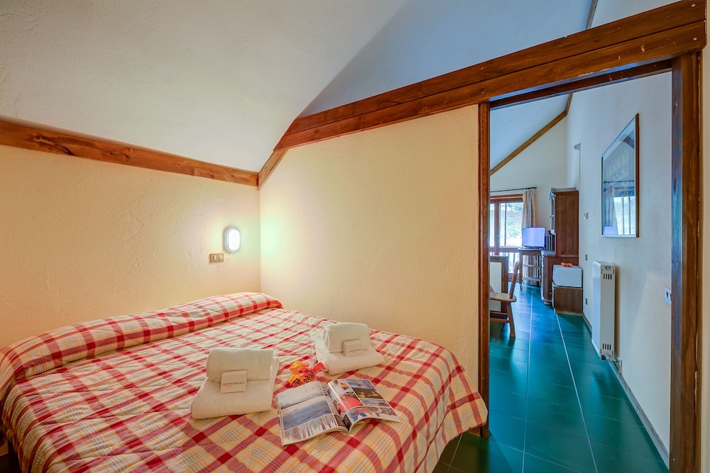 Family Apartment, 1 Bedroom, Mountainside (Grange Hike & Ski - 45d Sestriere) photo 1