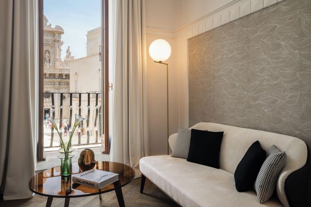 Junior Studio Suite, City View - Photo 1
