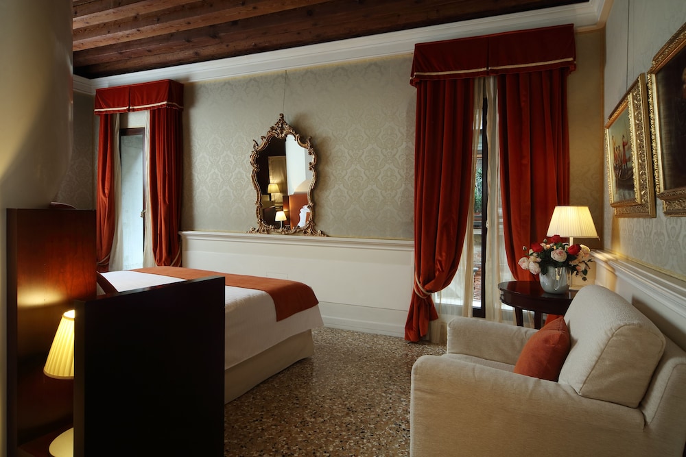 Junior Suite, Canal View photo 3
