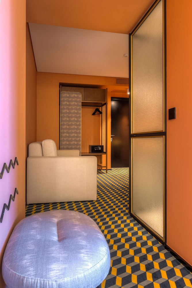 Superior Suite - Photo 3