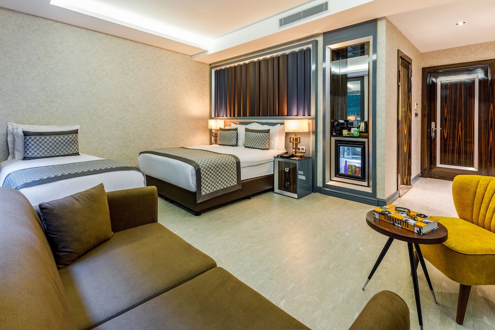 Junior Suite with Turkish Bath - Ground Floor photo 3