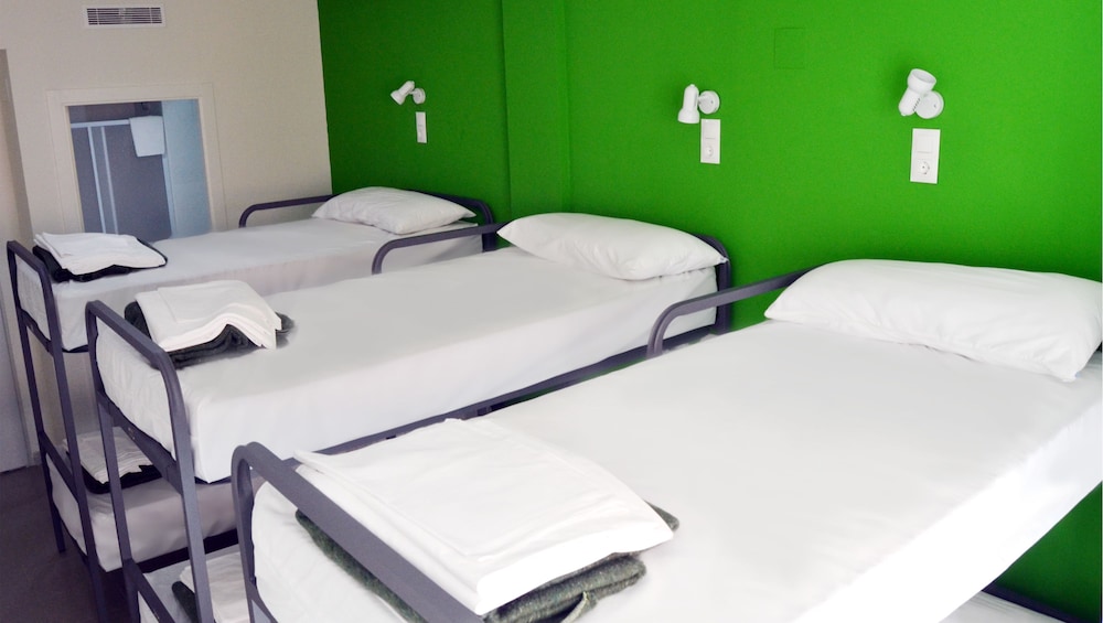 Dormitorio Compartido, Solo para Mujeres, Baño Privado (1 Cama en un Dormitorio de 6 Camas)