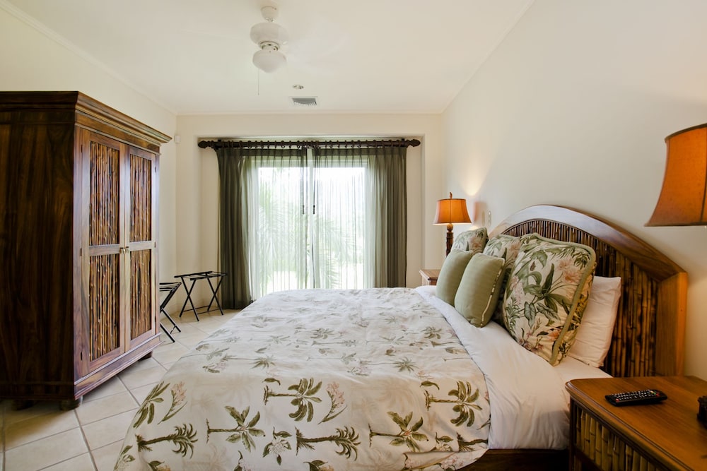 Luxury Condo, Multiple Beds, Non Smoking