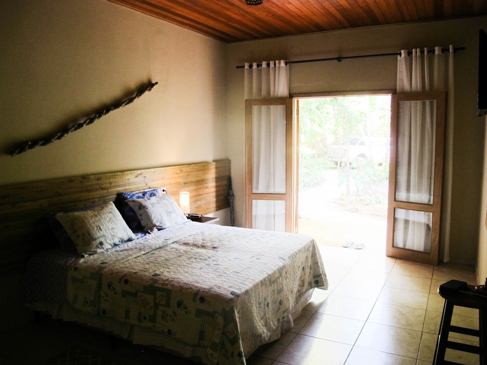Superior Room, 1 King Bed, Pool View photo 3