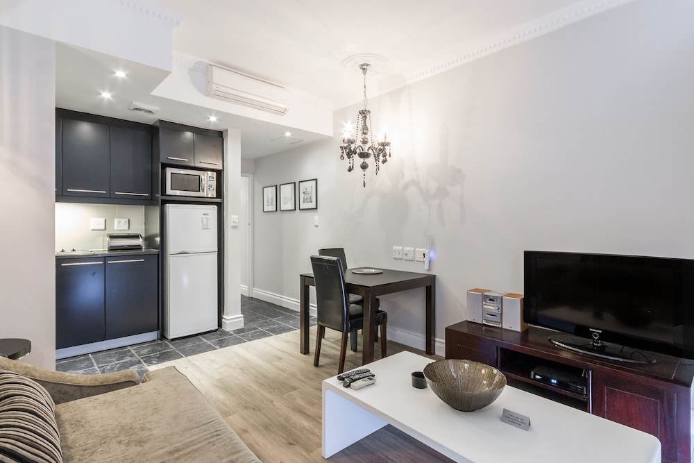 Luxury Apartment, 1 Bedroom - Photo 8