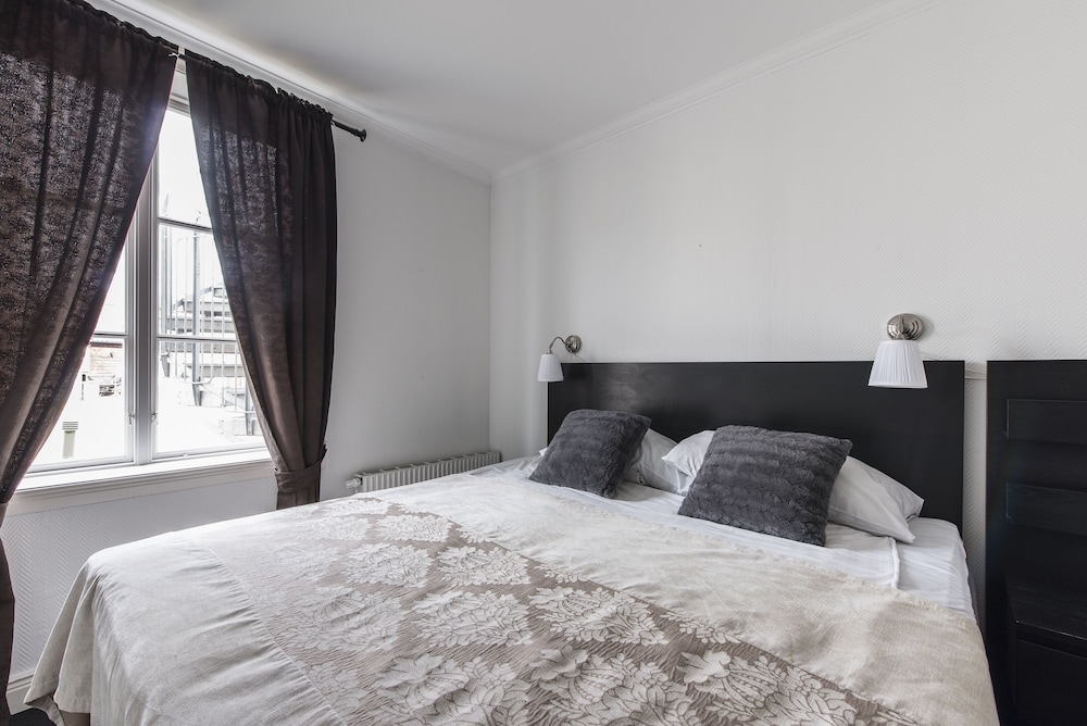 Family Suite, Non Smoking, Garden View photo 2