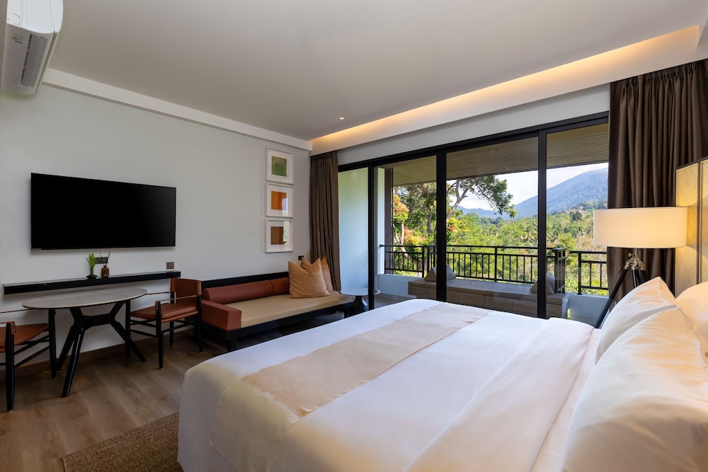 Deluxe Room, Non Smoking, Mountain View - Photo 4