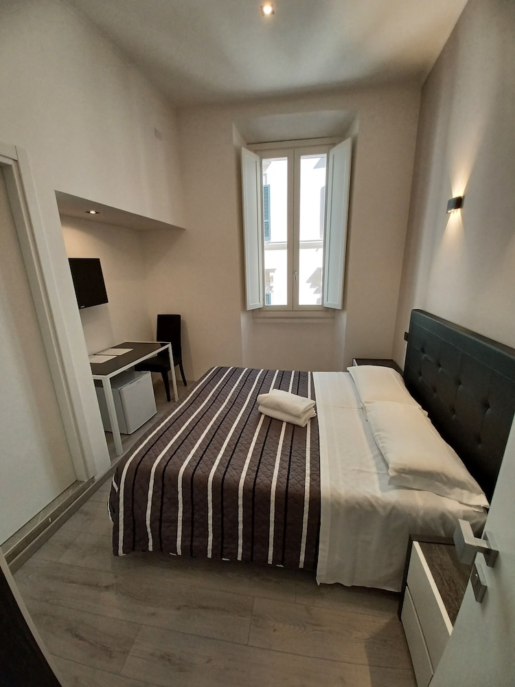 Standard Double Room photo 2