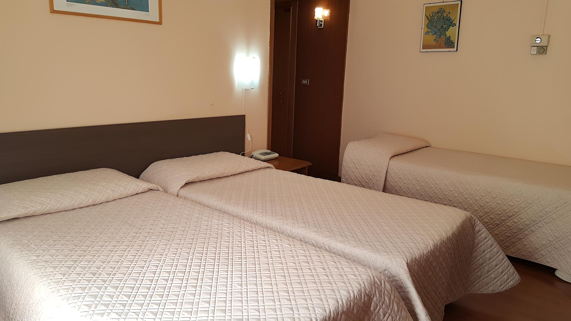 Triple Room photo 2