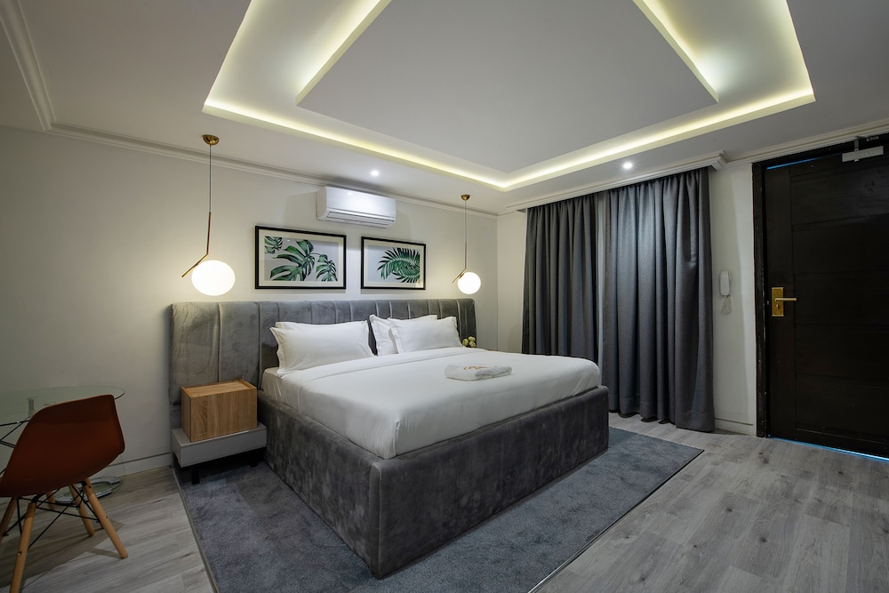Classic Studio, 1 Bedroom, Pool Access, Garden View