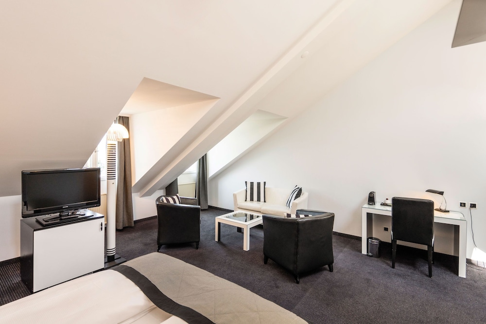 Deluxe Double or Twin Room - Photo 3