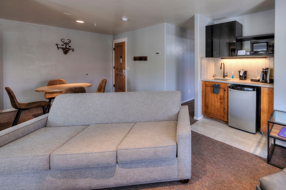 Deluxe Penthouse photo 2