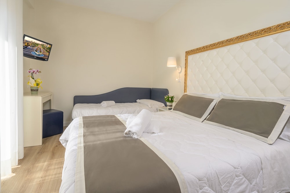 Standard Triple Room - Photo 1