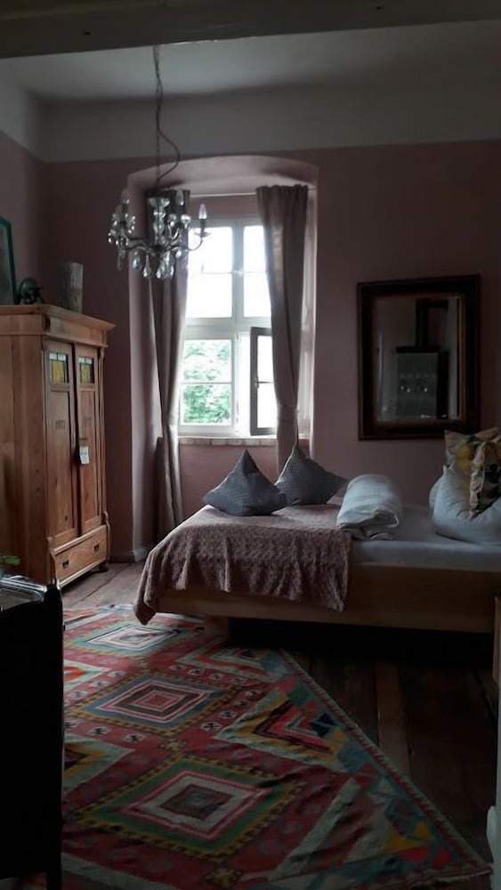 Romantic Double Room (Lindenzimmer) photo 2