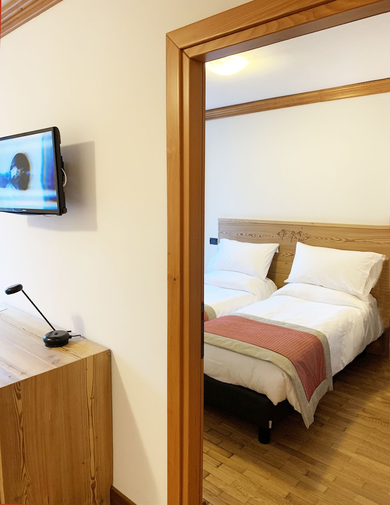 Suite - Photo 2