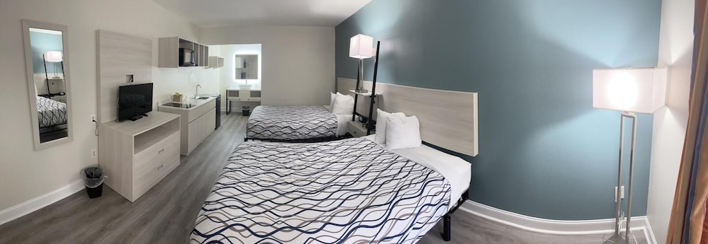 Executive Room, 2 Double Beds, Non Smoking, Refrigerator & Microwave photo 3