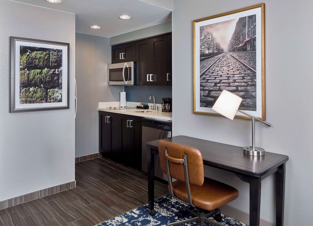 Suite, 2 Queen Beds, Accessible, Balcony (Hearing)