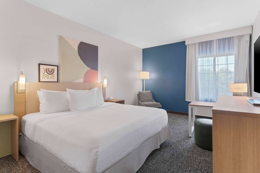 Room, 1 King Bed, Accessible, Bathtub (Mobility) - Photo 1