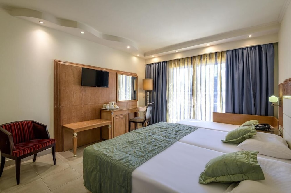 Superior Twin Room - Photo 1