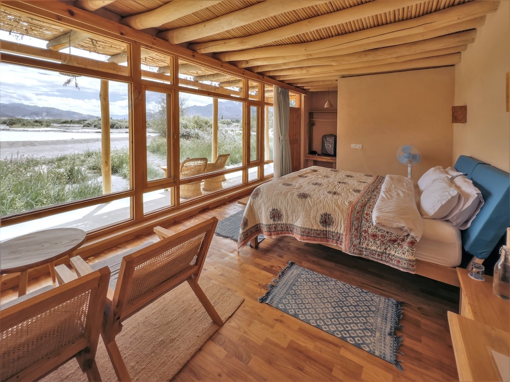 河边小屋