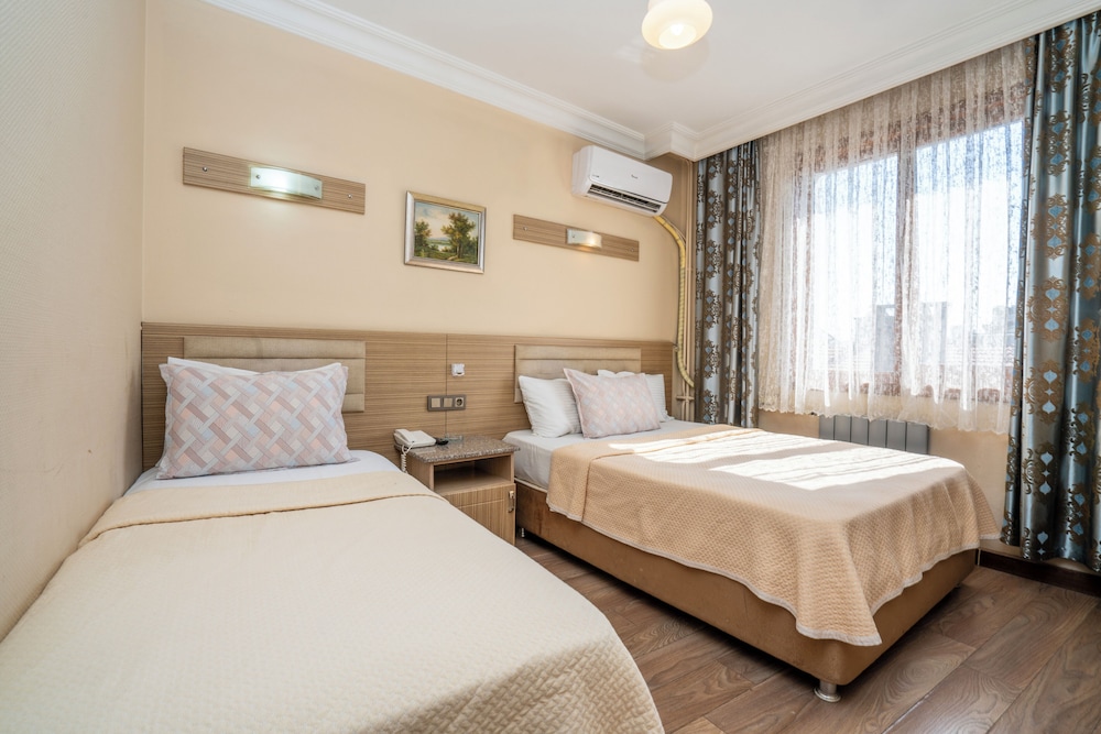 Standard Double or Twin Room, City View photo 2