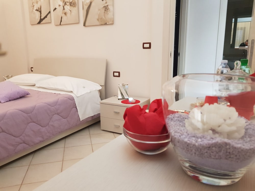Basic Apartment, Kitchenette, Garden View photo 2